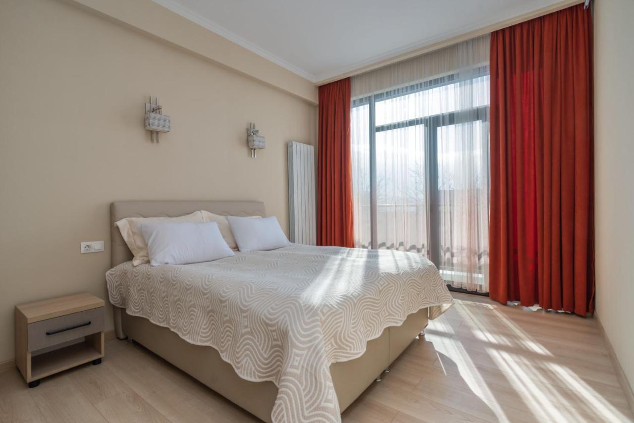 Hotel Alexandria Saguramo ภายนอก รูปภาพ