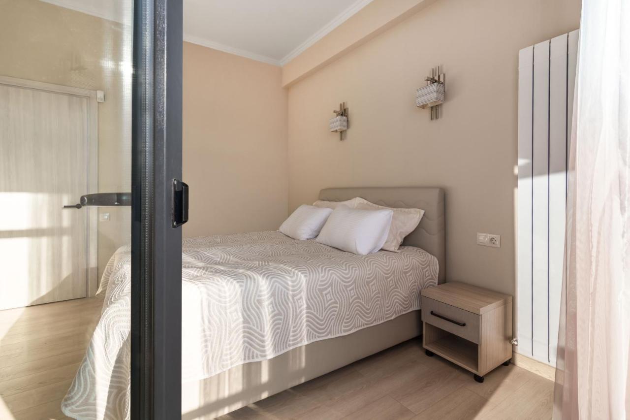 Hotel Alexandria Saguramo ภายนอก รูปภาพ