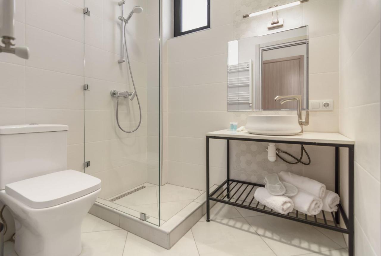 Hotel Alexandria Saguramo ภายนอก รูปภาพ