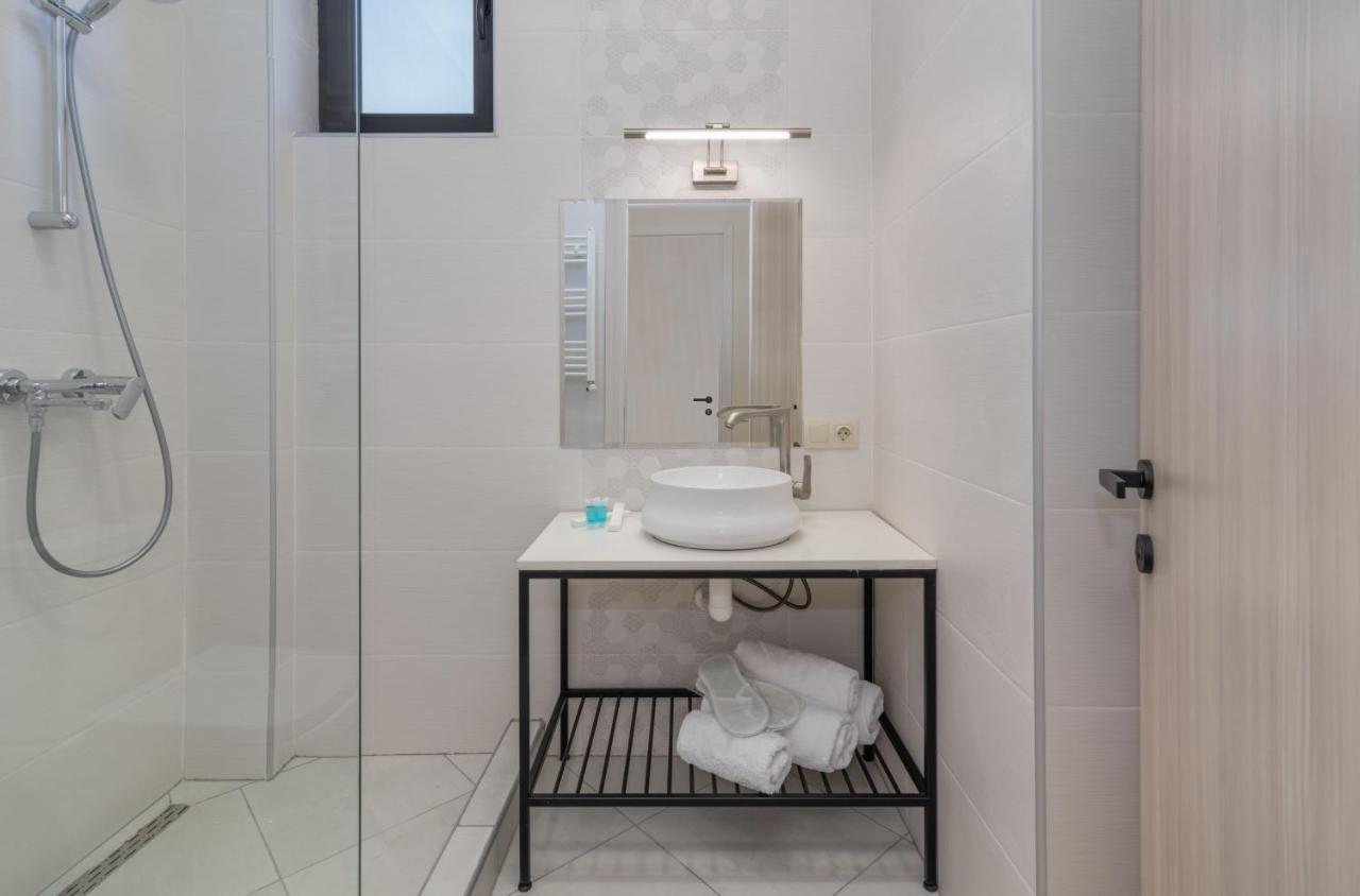 Hotel Alexandria Saguramo ภายนอก รูปภาพ