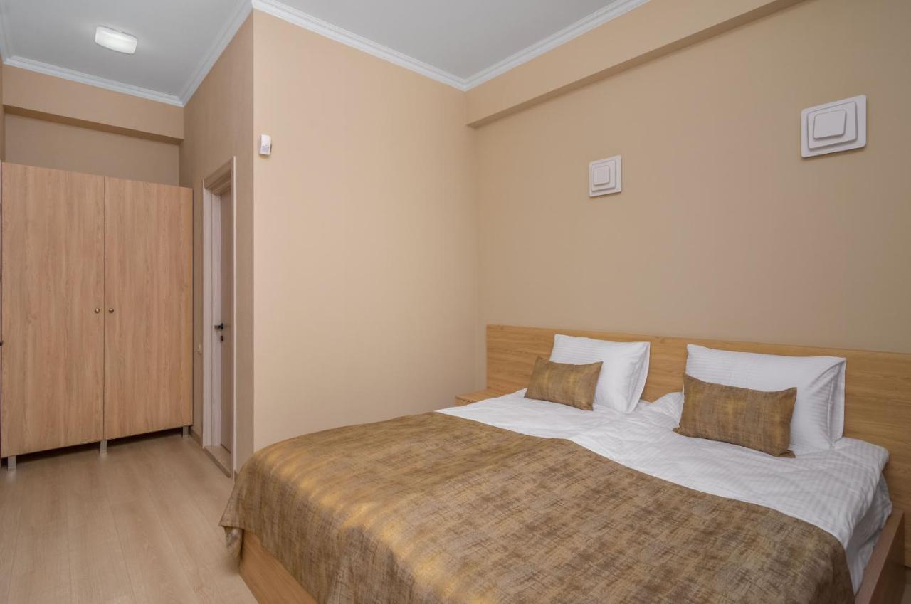 Hotel Alexandria Saguramo ภายนอก รูปภาพ
