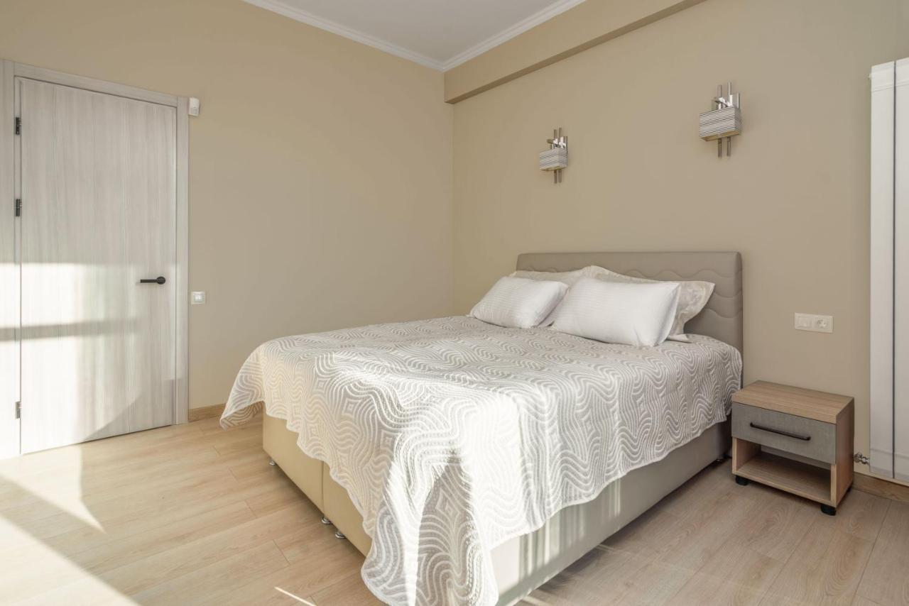 Hotel Alexandria Saguramo ภายนอก รูปภาพ
