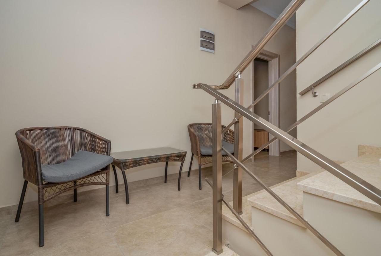 Hotel Alexandria Saguramo ภายนอก รูปภาพ