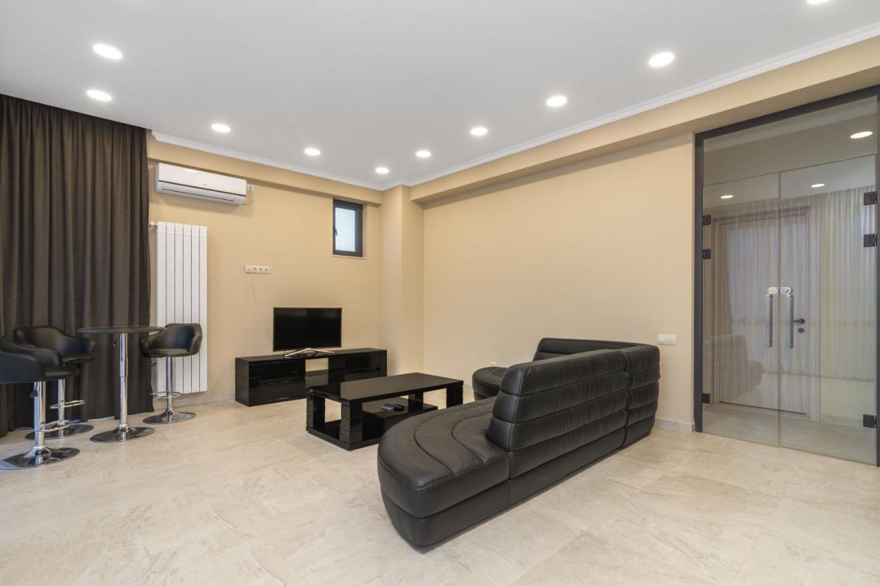 Hotel Alexandria Saguramo ภายนอก รูปภาพ