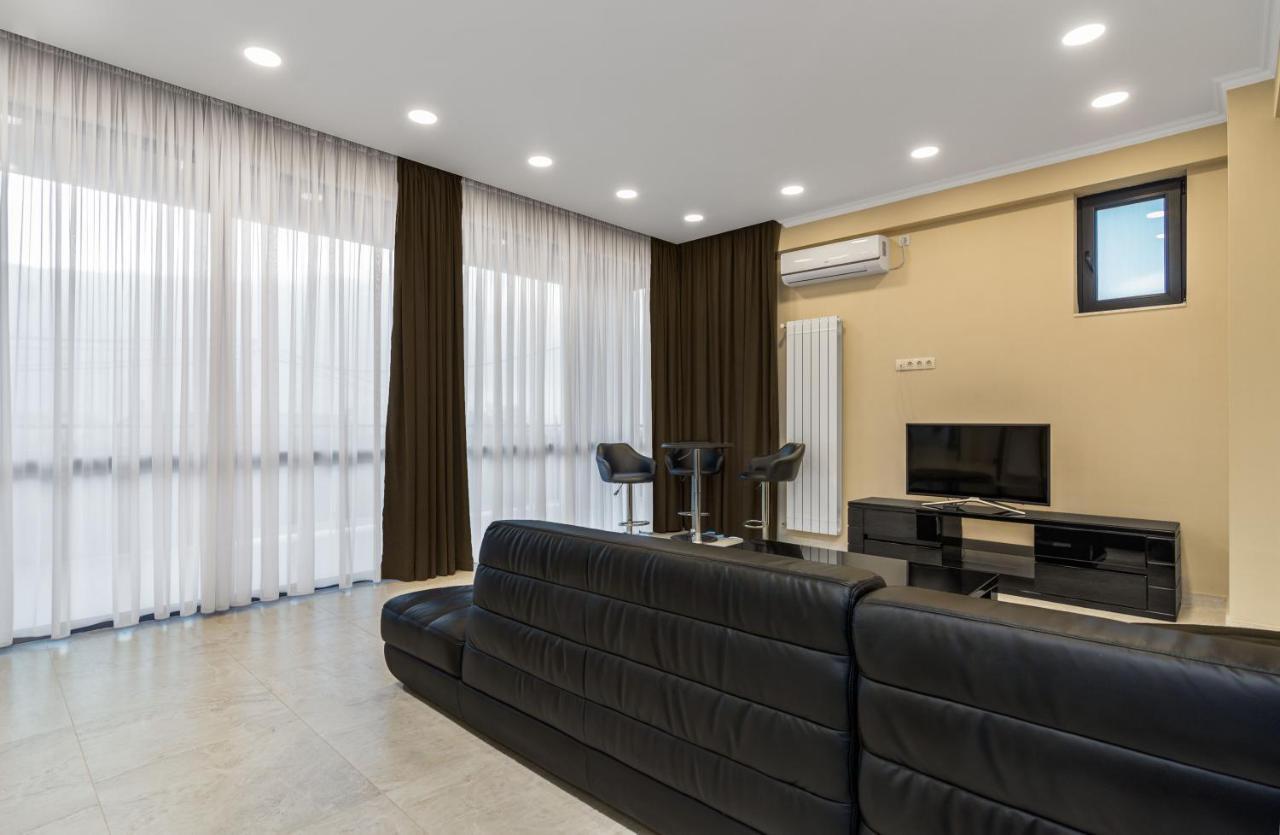 Hotel Alexandria Saguramo ภายนอก รูปภาพ