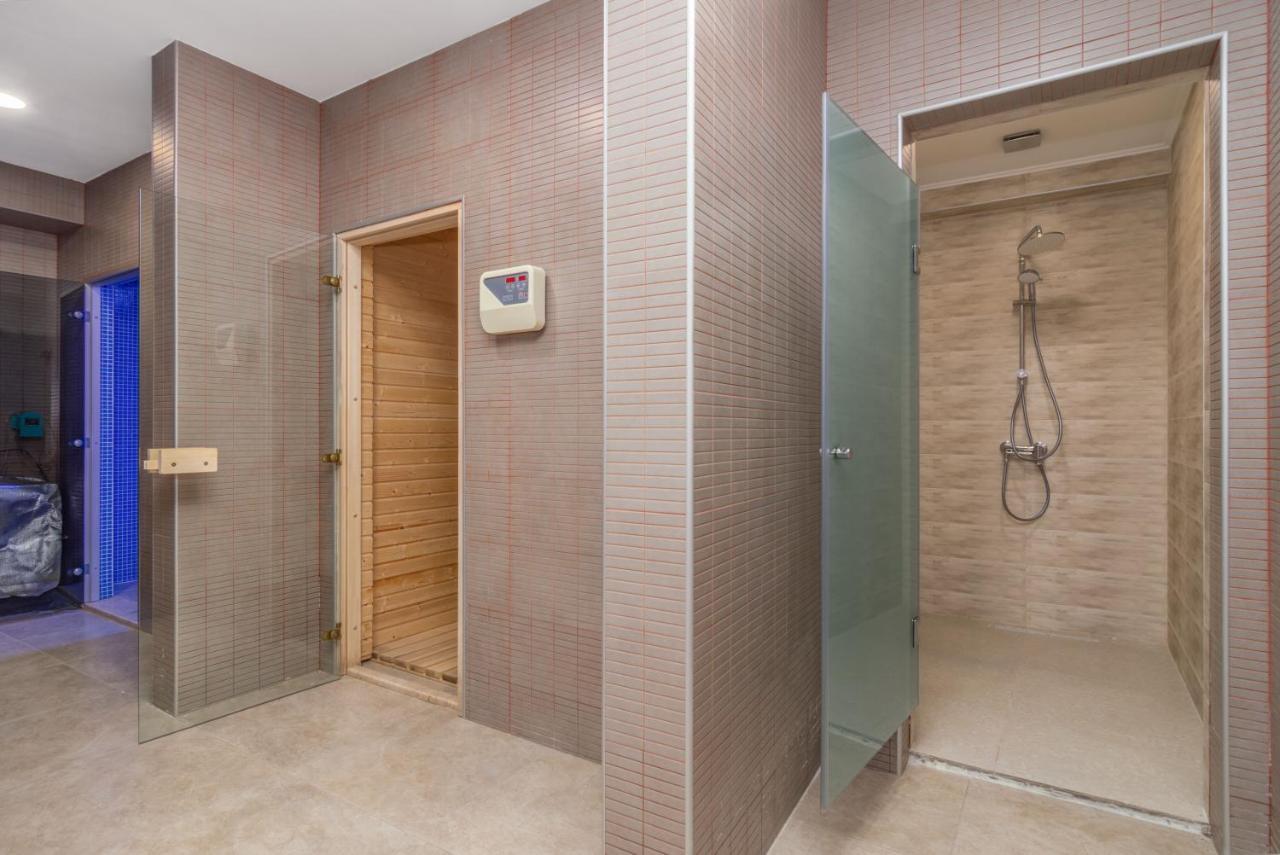 Hotel Alexandria Saguramo ภายนอก รูปภาพ