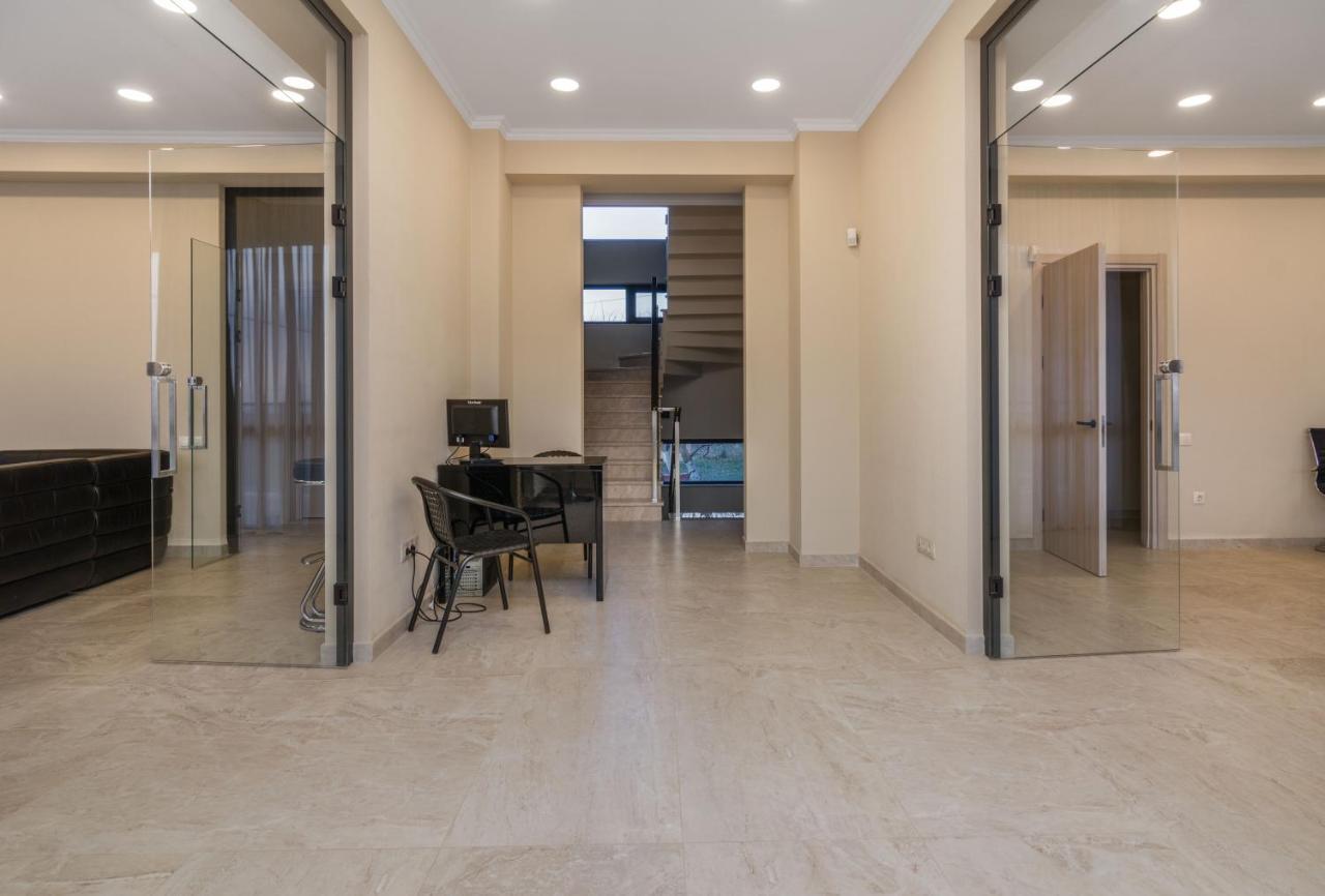 Hotel Alexandria Saguramo ภายนอก รูปภาพ